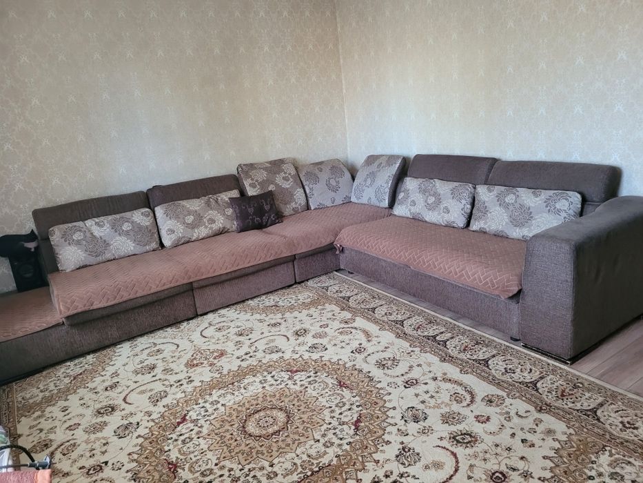 Диван угловой б/у
