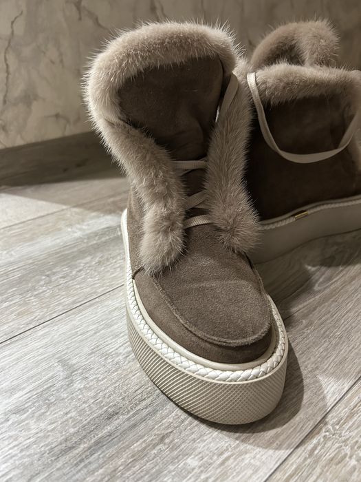 Продам ботинки натуральная замша