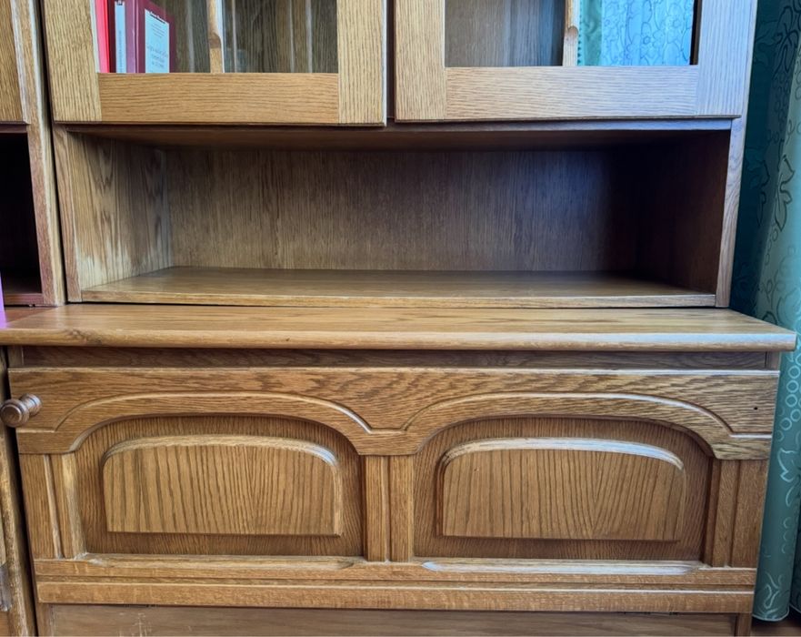 Mobila vitrina si dulap stejar latime 1.02 m -dulap inaltime 0.49 cm -