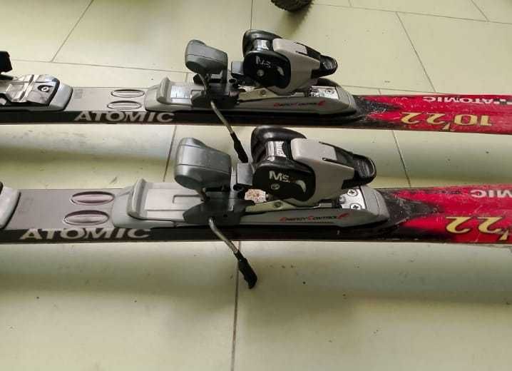Schiuri Atomic 150 în stare foarte bună