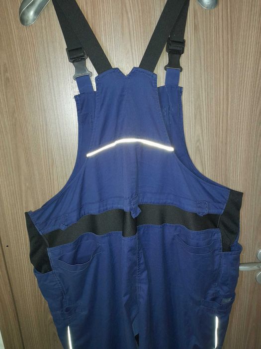 Pantaloni pieptar cu bretele masura mare cred  nr 65