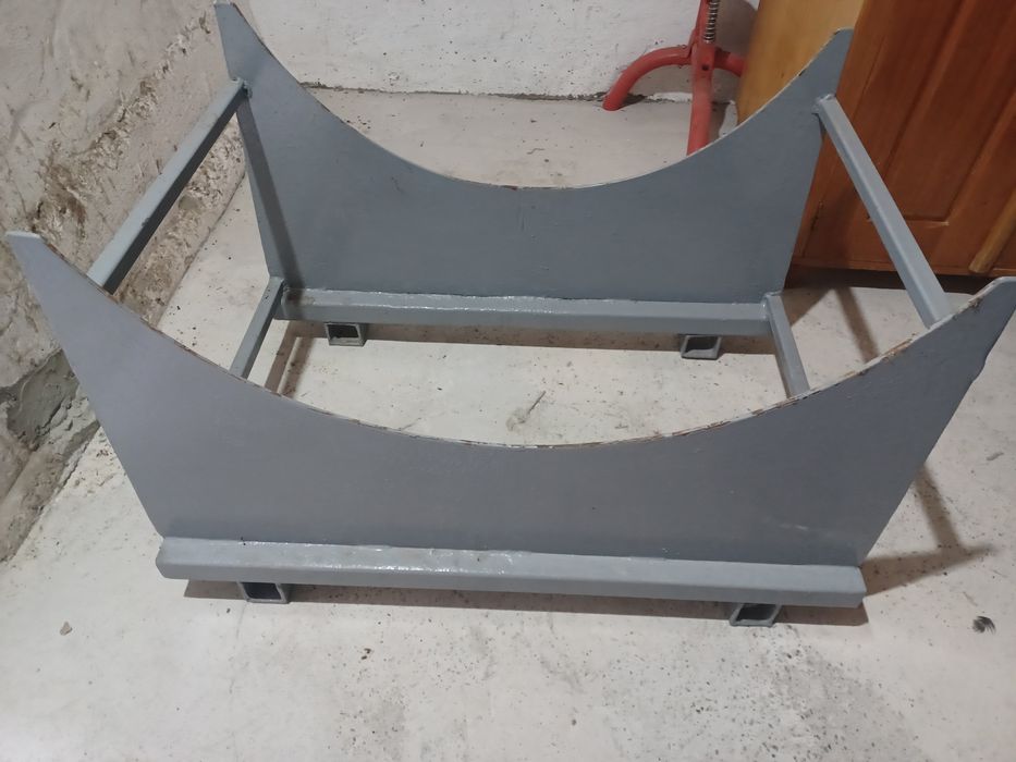 Suport metalic pentru butoi vin de 300 l