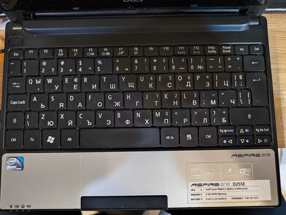 Продавам нетбук Acer Aspire One D255E