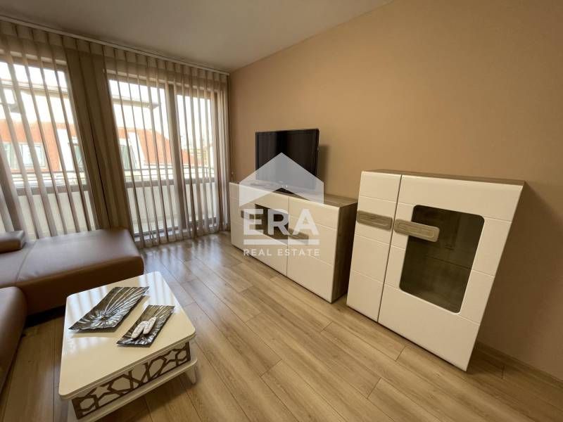 Дава се под наем Тристаен апартамент в Варна, Цветен квартал - 80 кв.м за 742 € - Снимка #4