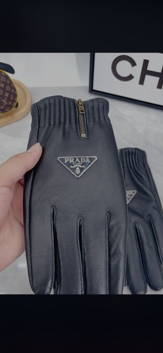 Mănuși Prada, model 2026