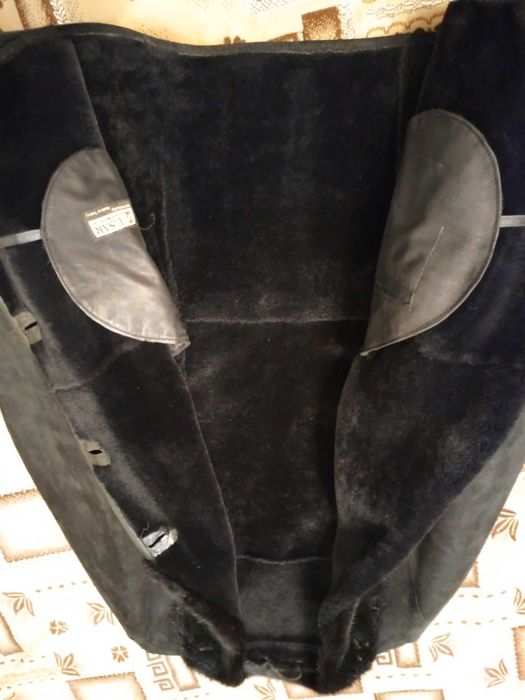 Продаётся мужской  полушубок