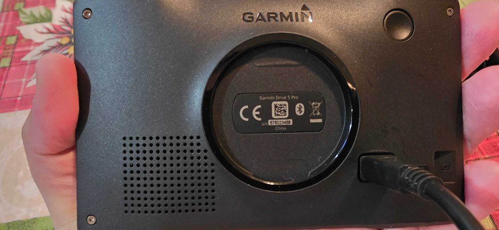 Навигация Garmin Drive 5 Pro карти за цяла Европа като нова в кутия