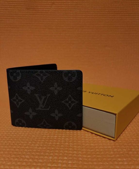 Portofel LV nou .