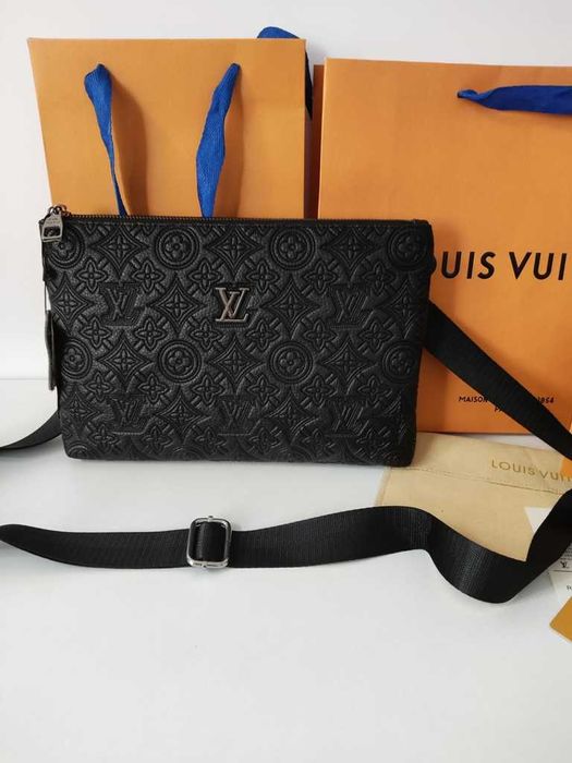 In stoc Louis Vuitton Portofel Geanta, piele 9706