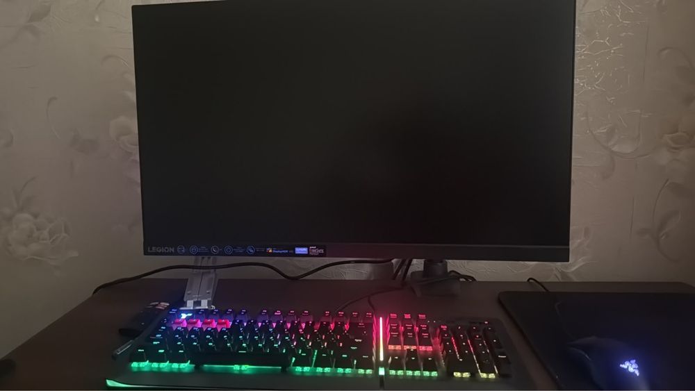 Монитор Lenovo 27