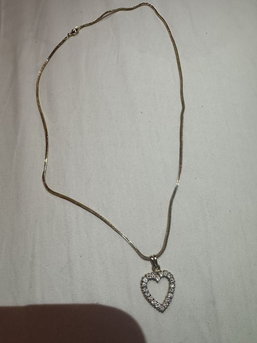 Vand lantisor din aur 18 k cu pandativ in forma de inima cu diamante