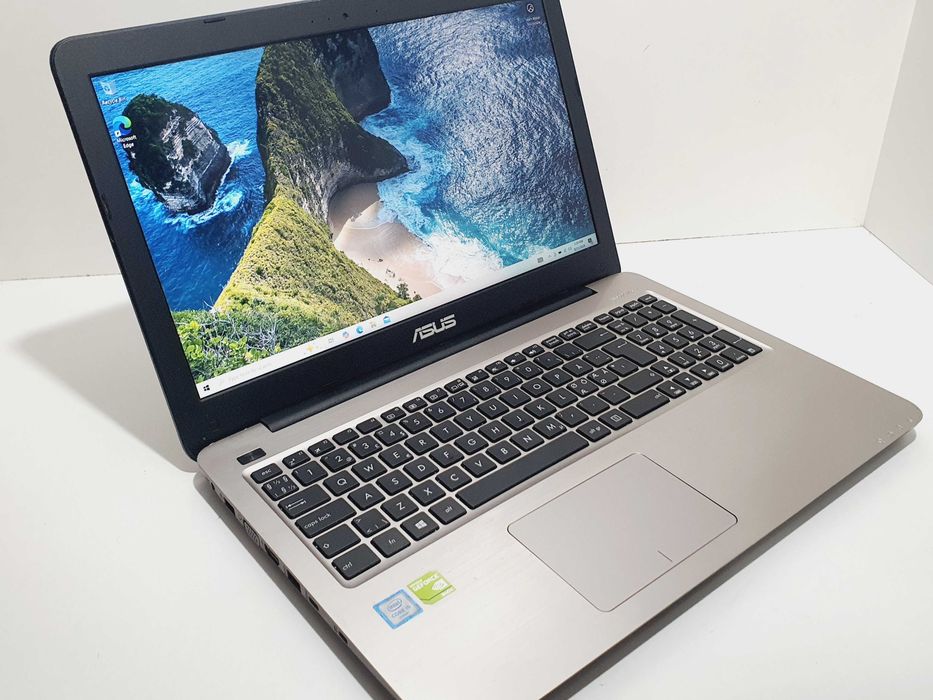 Laptop Asus X556