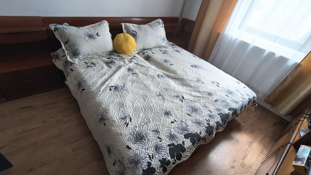 Vând pat matrimonial