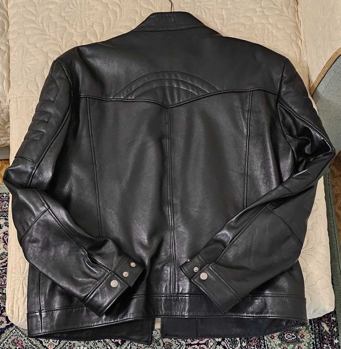 Мъжко яке от Естествена Кожа, в Черно и Кафяво. Перфектно състояние.