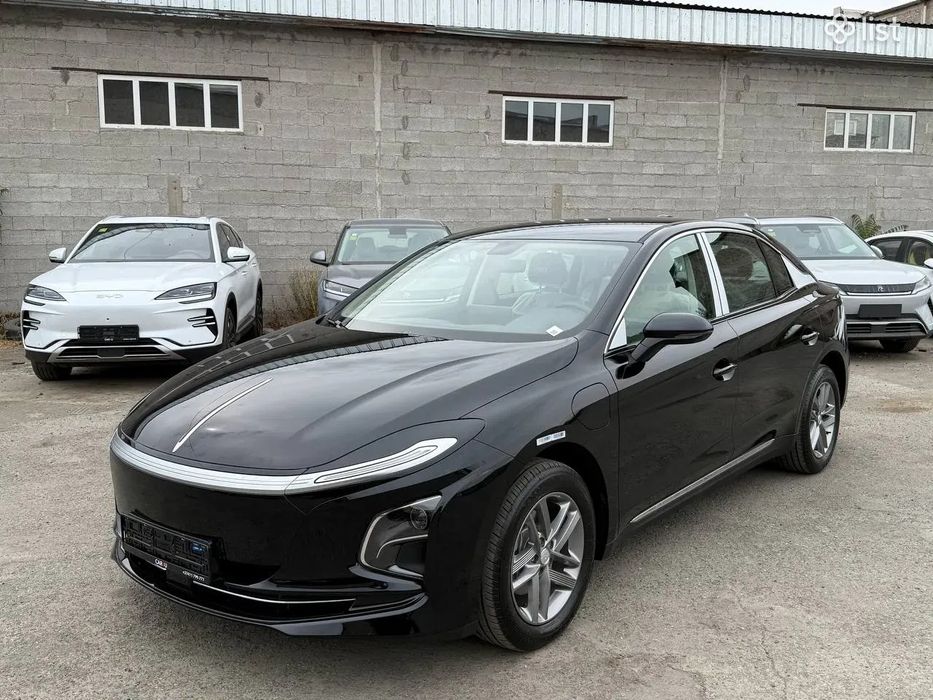 Hongqi E-QM5 Рестайлинг 2025. СУПЕРПРЕДЛОЖЕНИЕ!