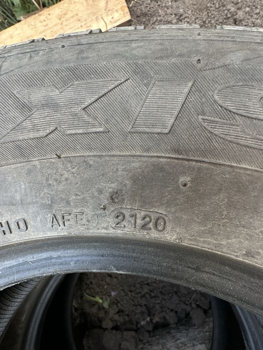 Зимние шины Maxxis б/у