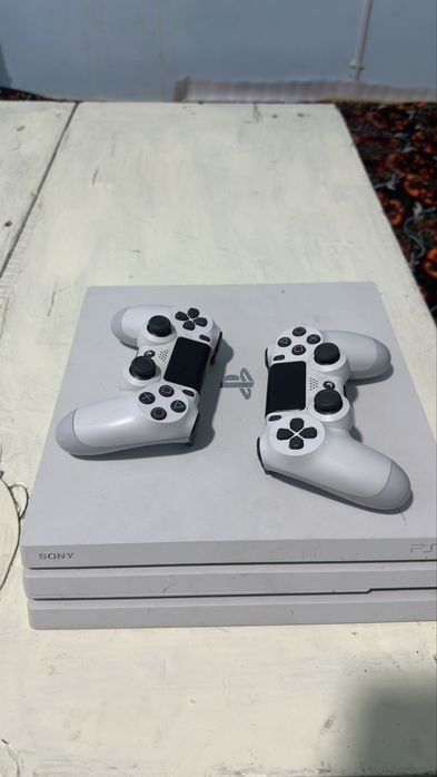 Playstation 4 pro 1tb