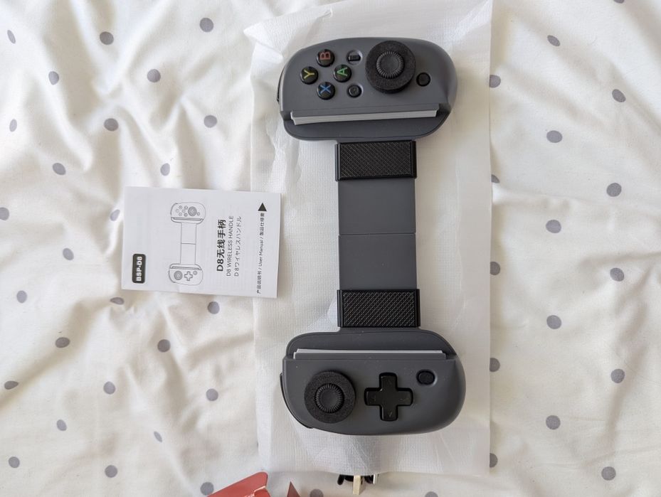 Bluetooth Gamepad for iOS and Android