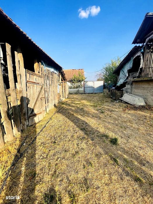Casă + teren generos 1603 mp, poziție centrală – Ianoșda