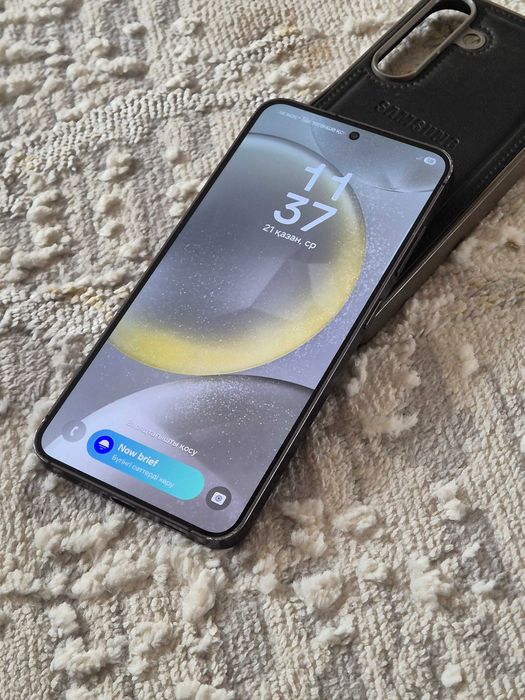 Продам Samsung S24 256 gb черного цвета