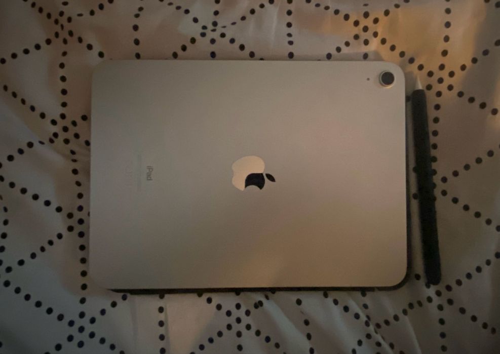 tableta Ipad 2022 10.9 silver 64GB Cititi descrierea!!!