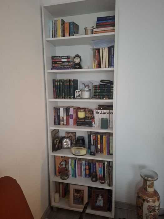 Mobila gen biblioteca