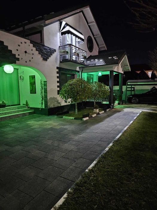 Casa P+1 cu anexe