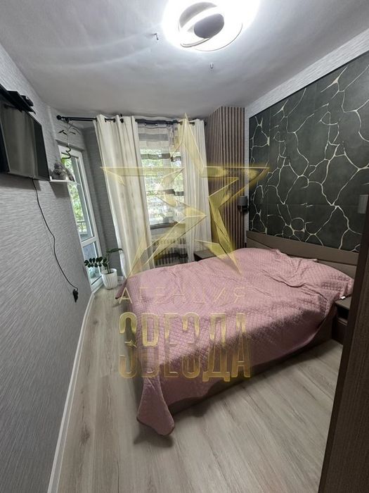 ЕКСЛУЗИВНО Тристаен в срещу Санкт Петербург – Топ локация!