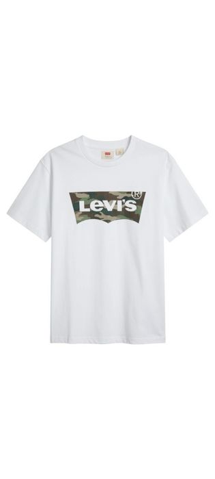 Футболка от Levi’s.