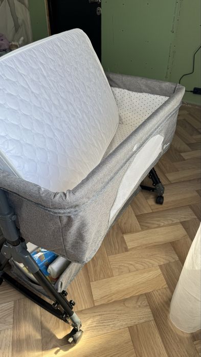 Продам кроватку манеж