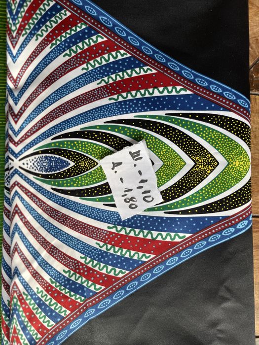 Платове парчета вълнени, памучни, коприна и дамаска