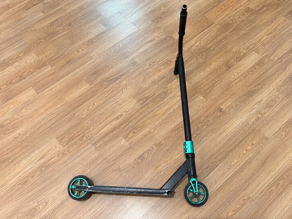 Продам самокат трюковой