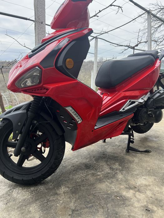 Скутер KSR Demonio 125