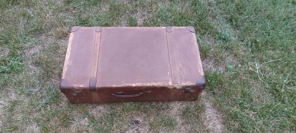 Старинна кутия за бижута и куфар