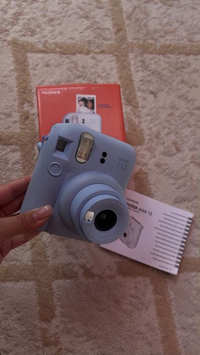 продам камеру İnstax Mini 12