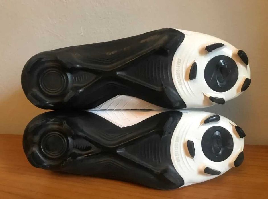 Детски футболни обувки NIKE Phantom GX 2 Academy MG, 40,5 номер