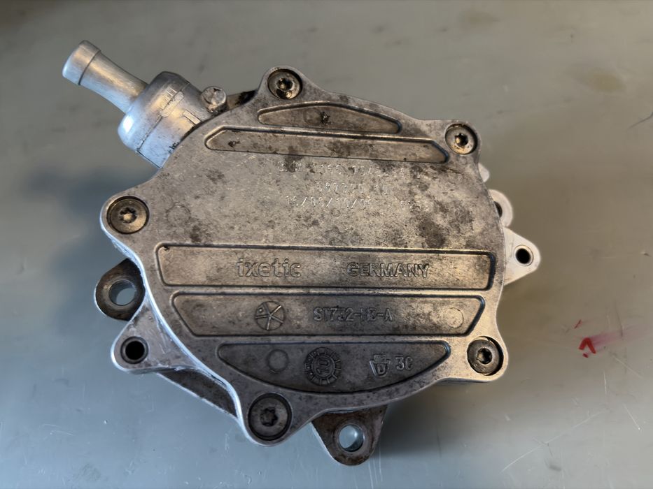 Pompa vacuum BMW E90 N46B20, cod 11557542498