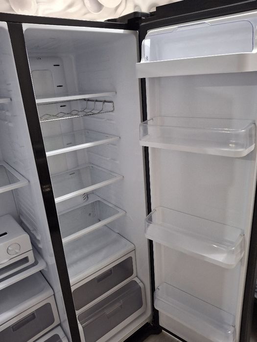 Холодильник Samsung