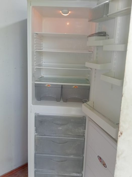 Продам холодильник