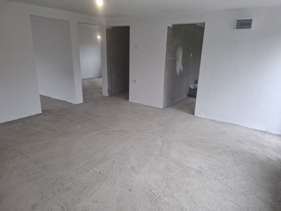 Casa noua, zona de deal la pret de apartament