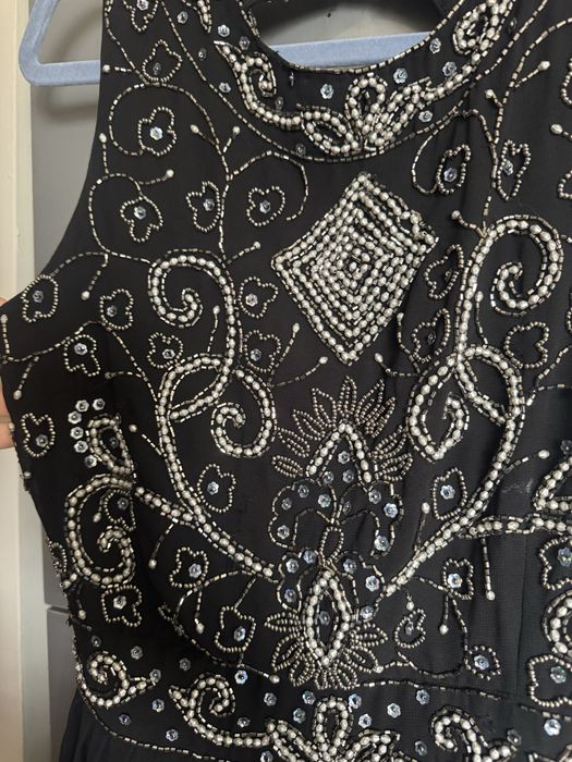 Коктейлна/бална рокля с гол гръб