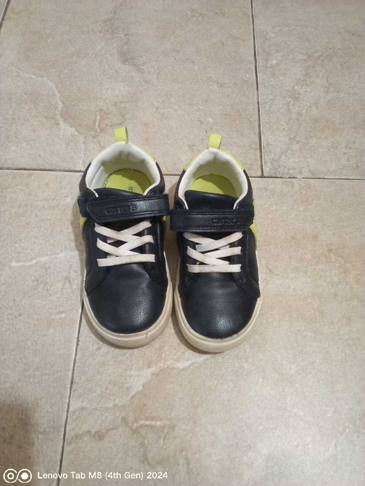 Детски спортни обувки