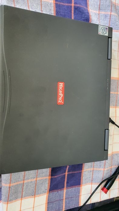 Ретро лаптоп HighPaq