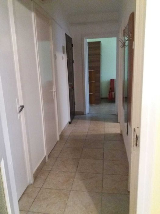 Inchiriez apartament 3 camere | semidecomandat | 60 mp | et 1 | mobilat | utilat | Cantemir | disponibil imediat | proprietar