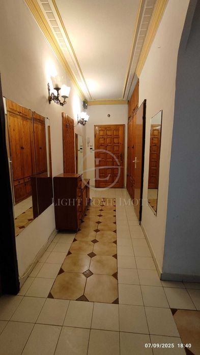 Продава се Тристаен апартамент в Пловдив, Кючук Париж - 94 кв.м за 1649 €/кв.м - Снимка #9