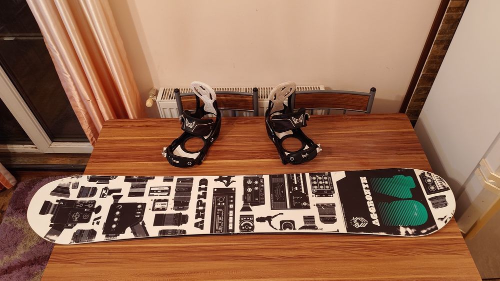 Placa Snowboard Amplid Aggronym 154cm cu Legaturi Burton Freestyle M/L