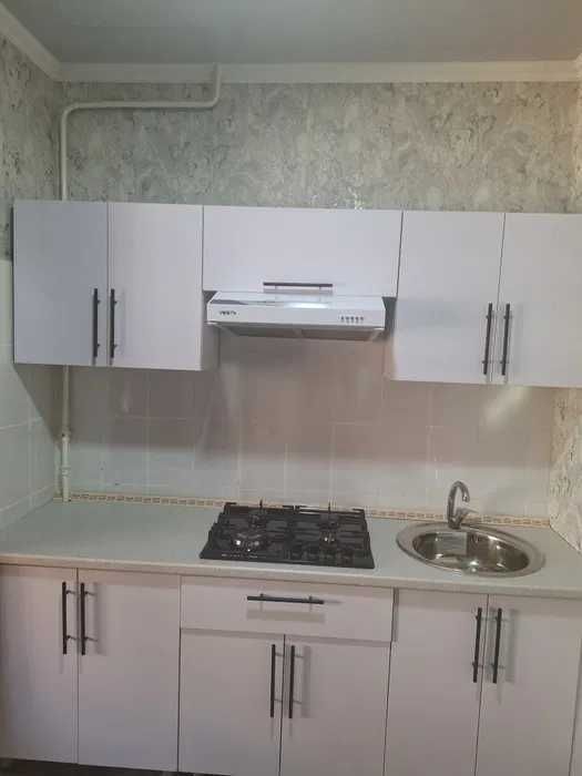 3 хонали Квартира сотилади 1 этажда 5 микрн