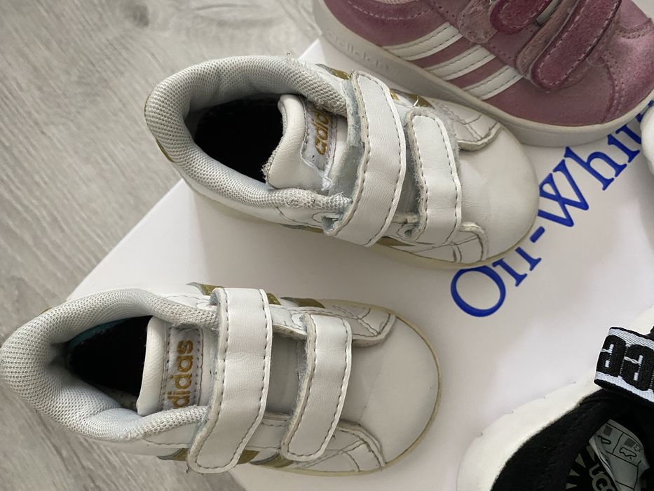 Set 3 perechi- Adidas, Ugg- marimi. 20 si 22