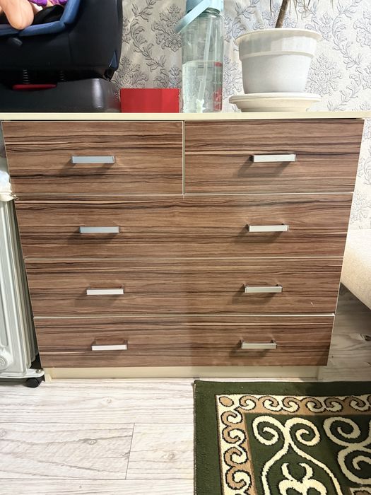 Продаётся тумба. Недорого.