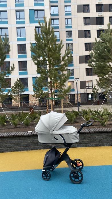 Продам коляску Stokke